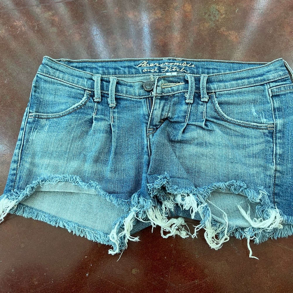 Abercrombie & Fitch distressed cut off shirts